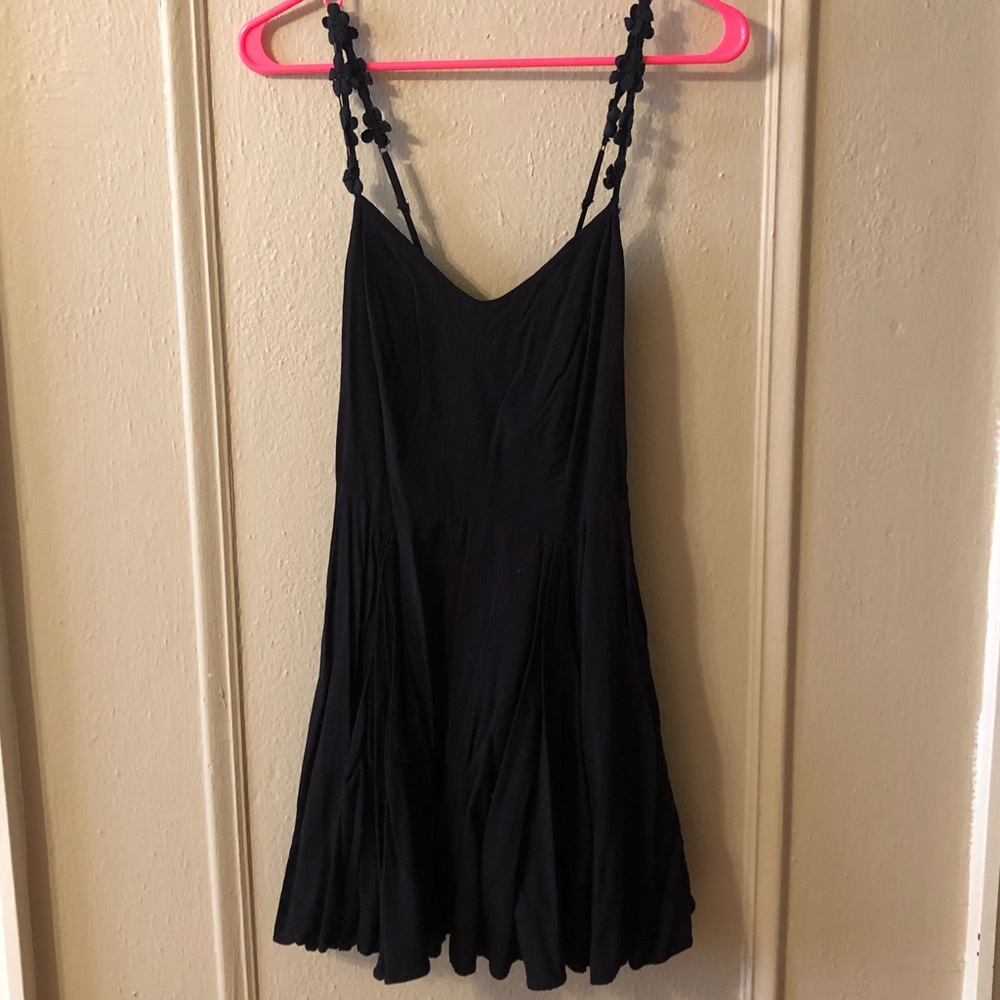 Flow Dress with Detailed Back